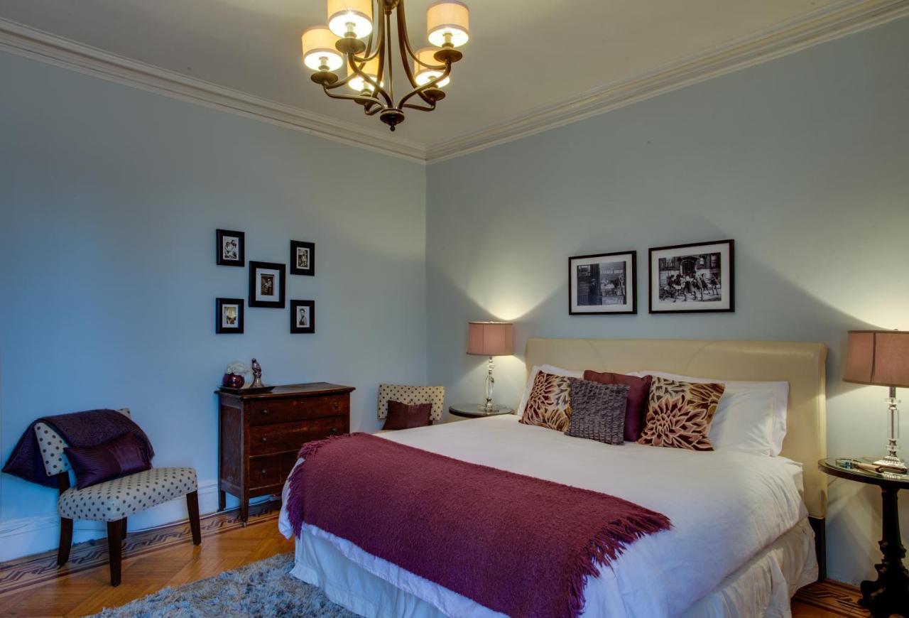 AKWAABA MANSION BED & BREAKFAST ::: NEW YORK, NY ::: COMPARE HOTEL RATES